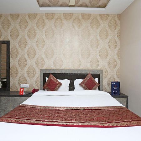 Oyo 10338 Hotel Aadesh Palace Waranasi Zewnętrze zdjęcie