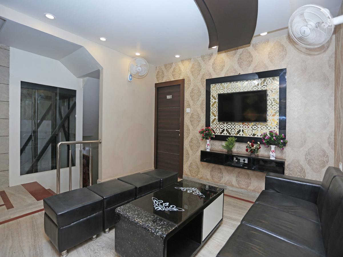 Oyo 10338 Hotel Aadesh Palace Waranasi Zewnętrze zdjęcie