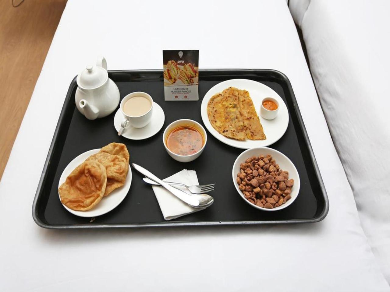 Oyo 10338 Hotel Aadesh Palace Waranasi Zewnętrze zdjęcie