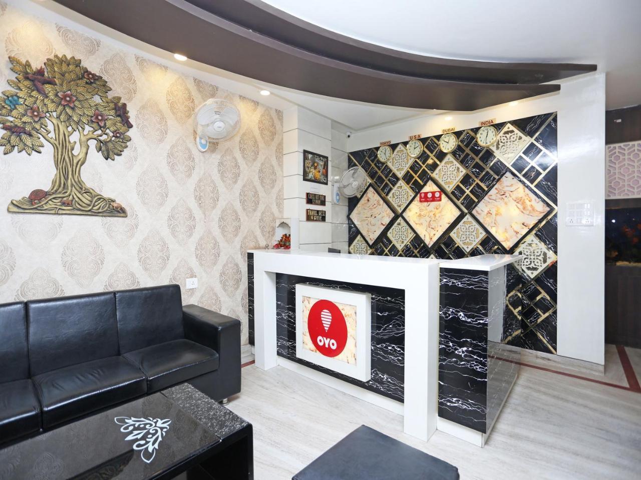 Oyo 10338 Hotel Aadesh Palace Waranasi Zewnętrze zdjęcie