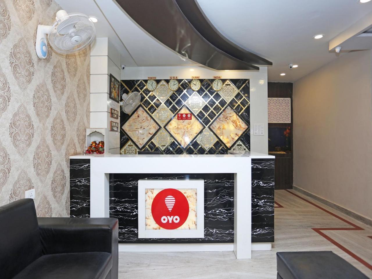 Oyo 10338 Hotel Aadesh Palace Waranasi Zewnętrze zdjęcie