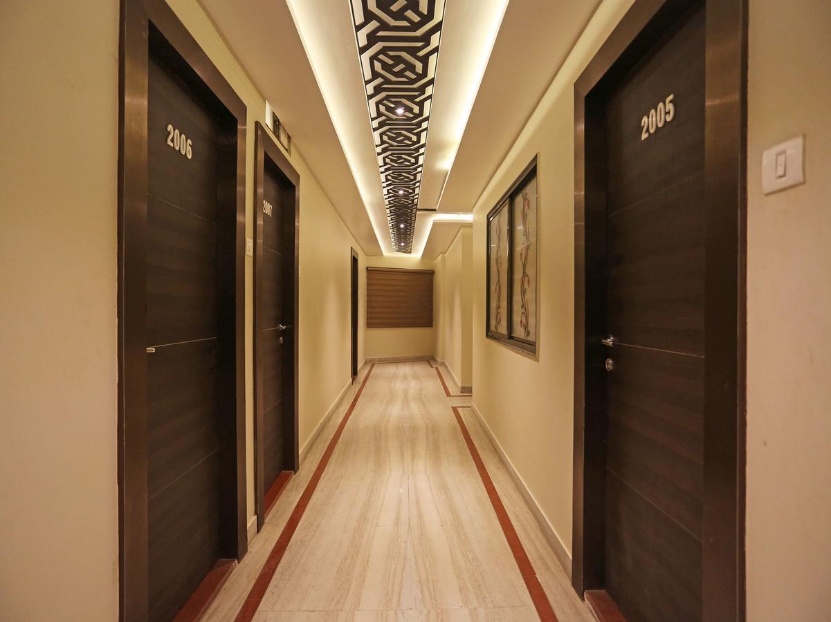Oyo 10338 Hotel Aadesh Palace Waranasi Zewnętrze zdjęcie