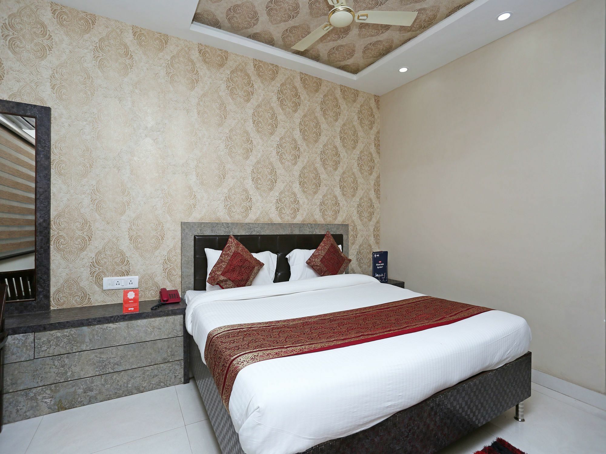 Oyo 10338 Hotel Aadesh Palace Waranasi Zewnętrze zdjęcie